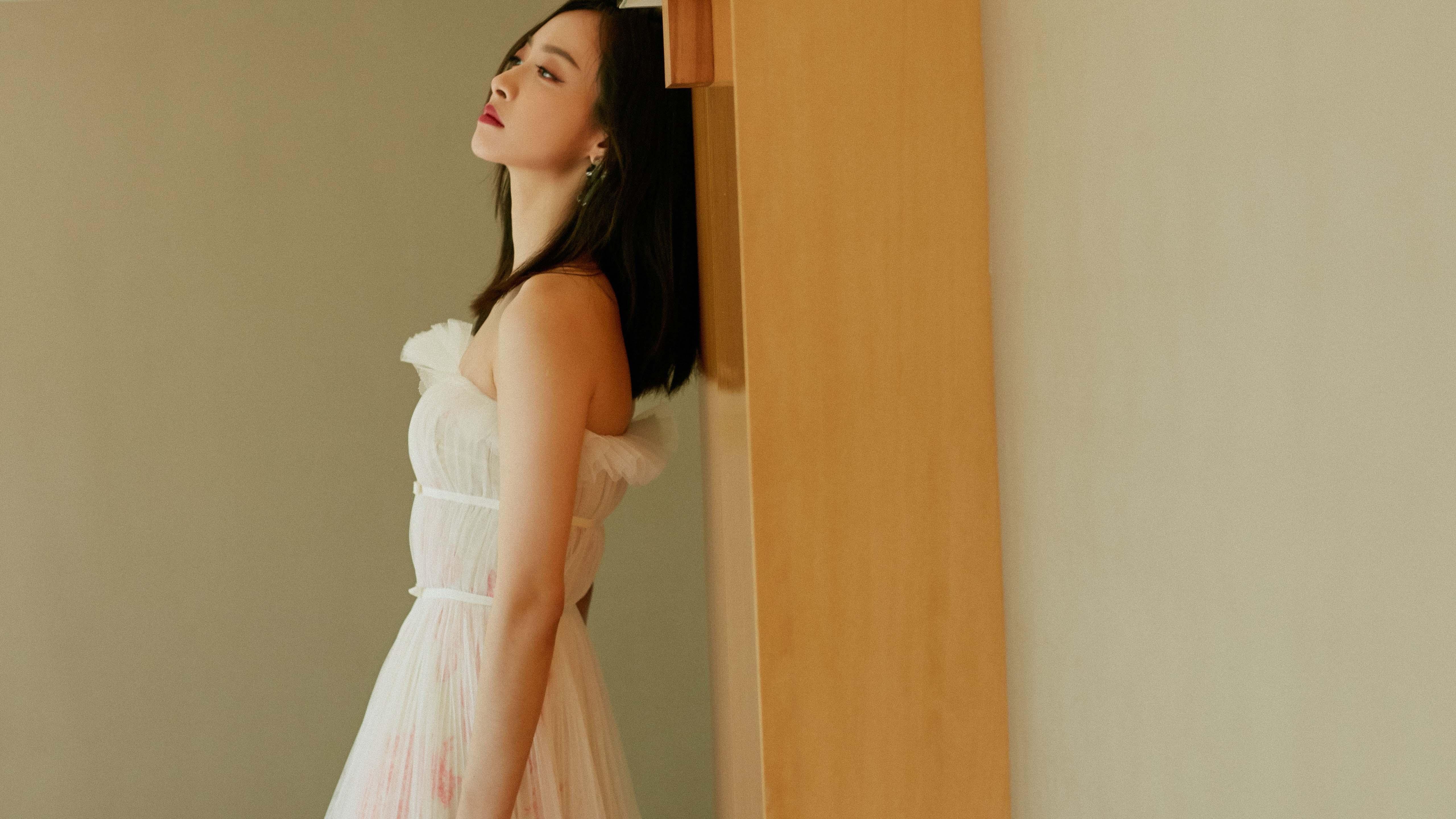 红黑油门,AC米兰的东方节奏与斯通斯的街道法则